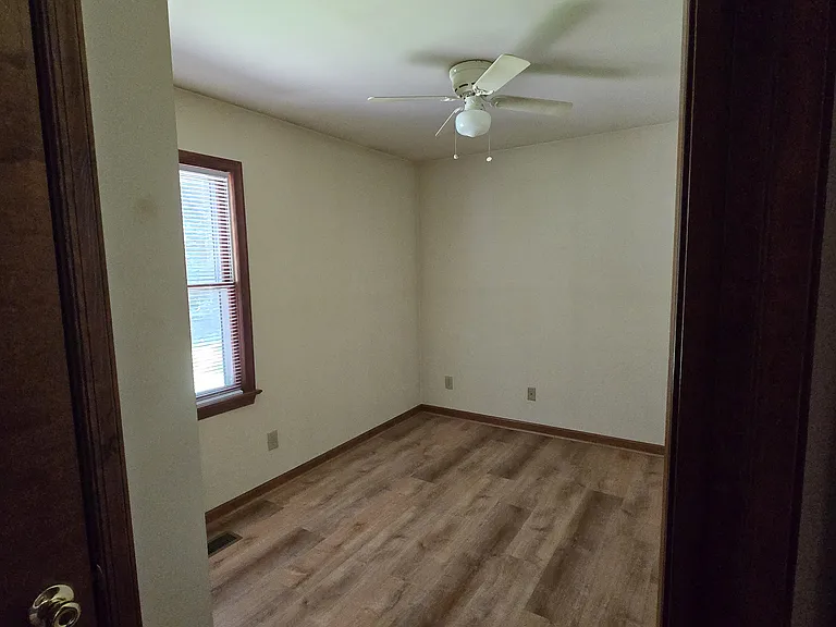 8273 Pond View Dr — Photo 5