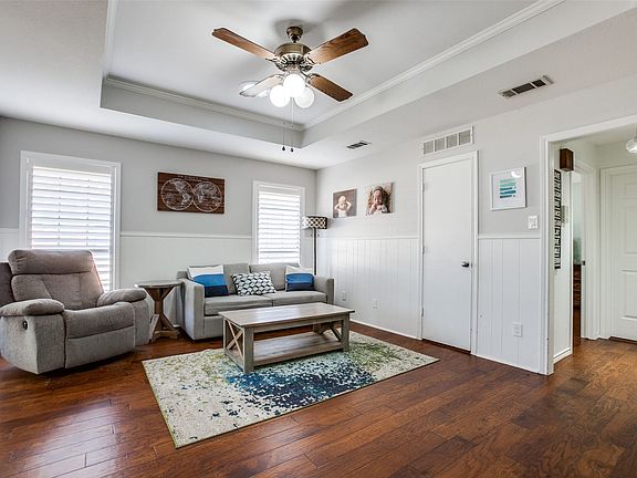 5th image of 2211 Bluebonnet Dr