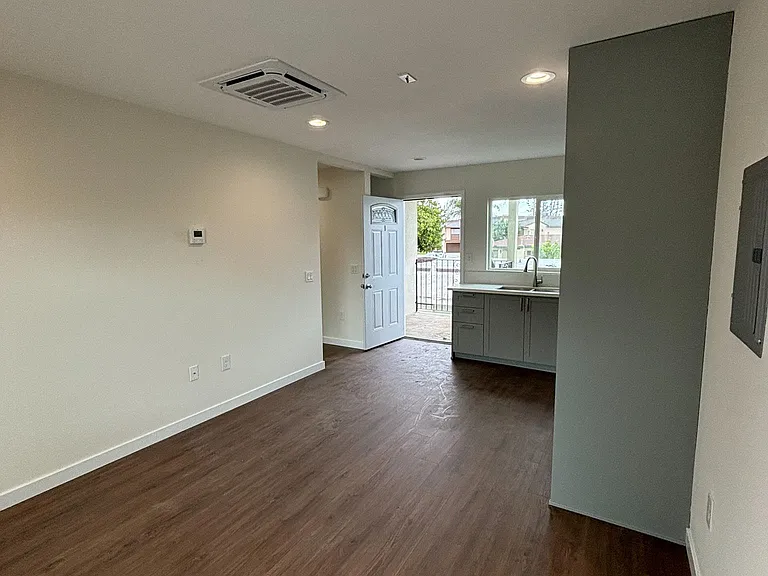 14316 Christine Dr — Photo 9