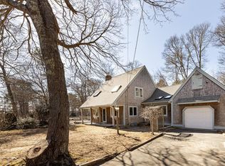 24 Hilltop Rd, Mashpee, MA 02649
