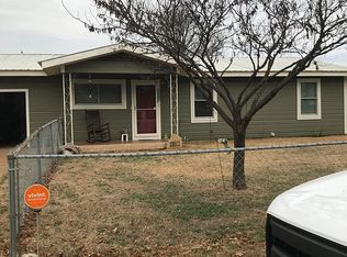 512 Hall St, Graham, TX 76450