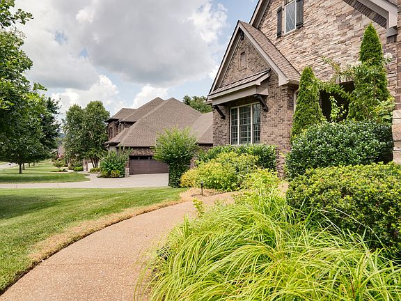 Situated at the end of a quiet Cul-de-sac, you will experience very little traffic and noise.