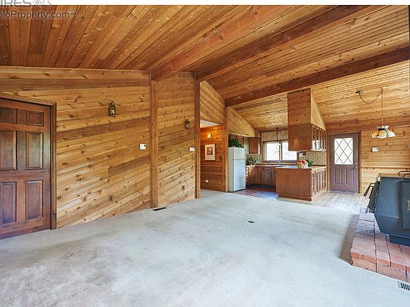 4th image of 36 Blue Spruce Dr