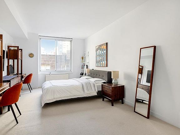 5th image of 525 E 80th St APT 7A
