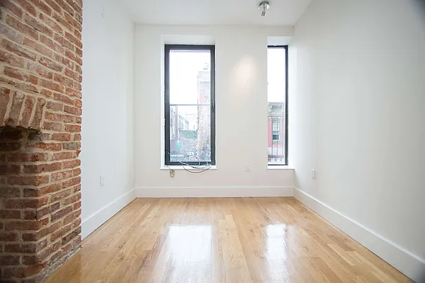 Rented by Nooklyn NYC LLC | media 18