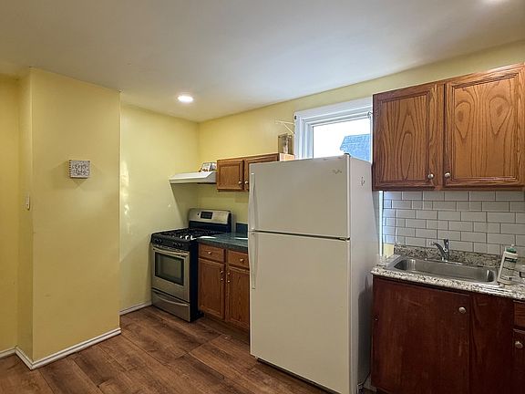5th image of 185 Cottage St #2