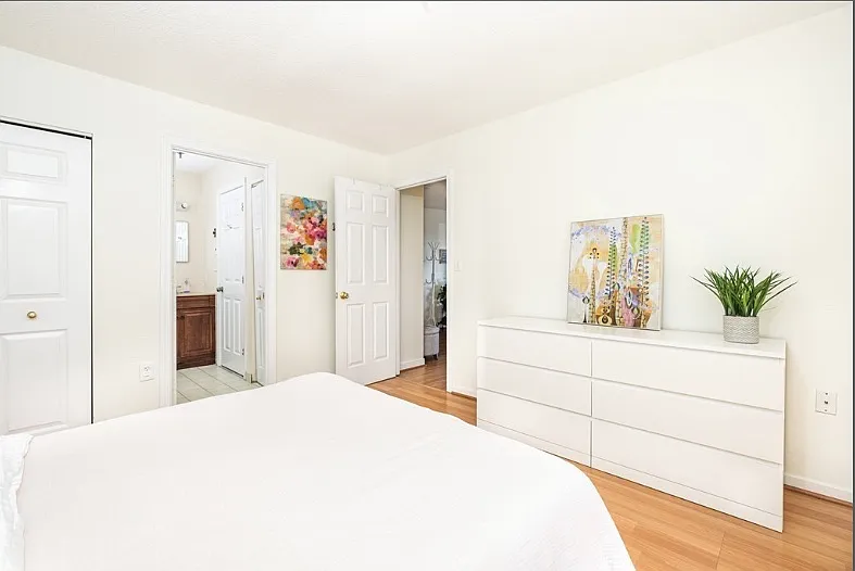 2 bed, 1300 sqft, $3,300 — Photo 4