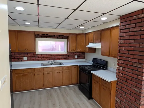 324 Washburn St, Lockport, NY 14094