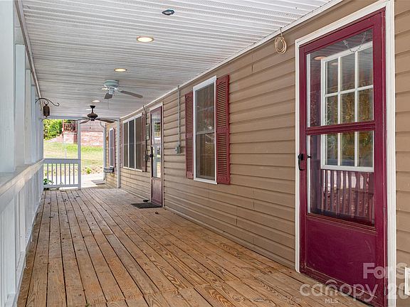 4th image of 1124 Threatt St
