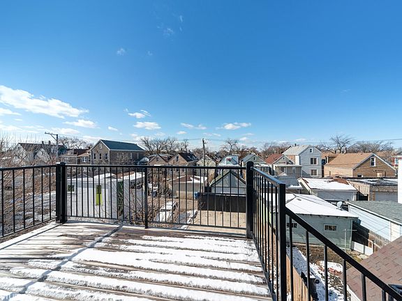4th image of 2510 S Sacramento Ave #3