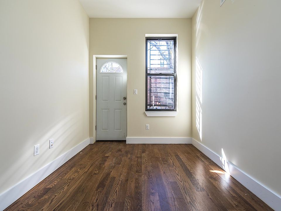 2nd image of 250 Stockholm St
