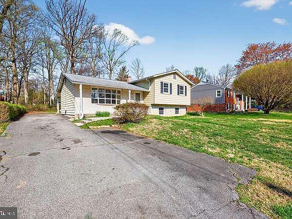 2nd image of 405 Woodland Rd