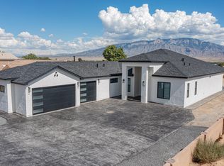 704 Chihuahua Rd NE, Rio Rancho, NM 87144