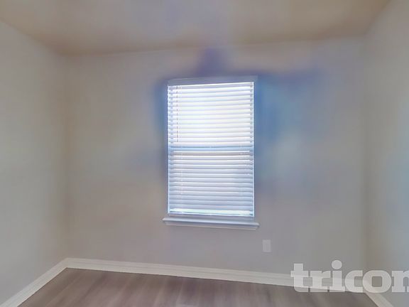 4th image of 100 Cherokee Dr