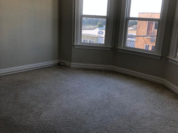 4th image of 710 33rd Ave APT 3