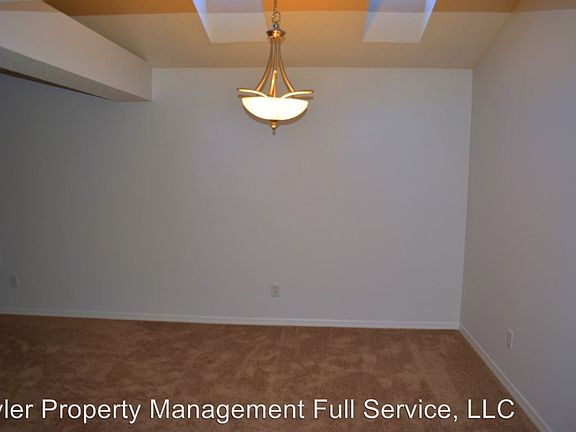 3rd image of 1011 Belleflower Dr