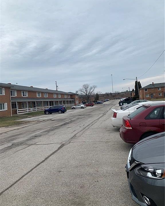 1st image of 4925 Banbury Ct APT 14