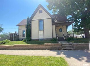 419 17th Ave N, Clinton, IA 52732