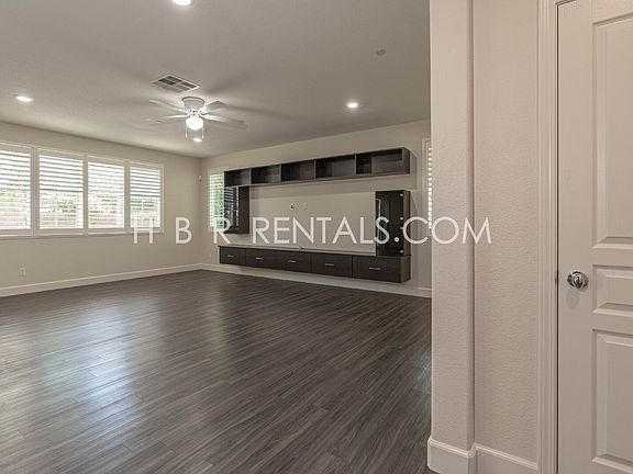 4th image of 1496 Dairy Dr