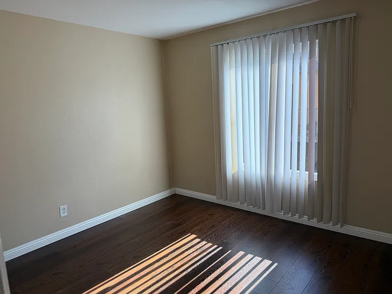 704 W 1st Ave #3 — Photo 13