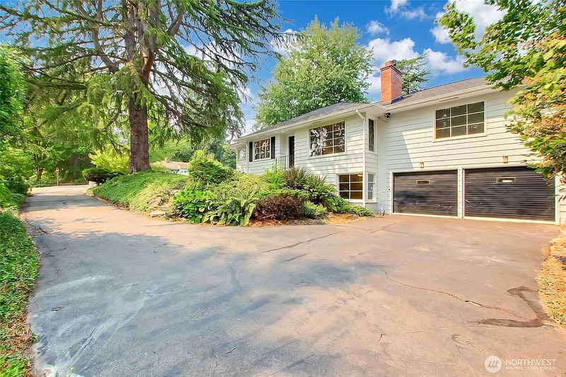 2nd image of 2250 NE 175th Street