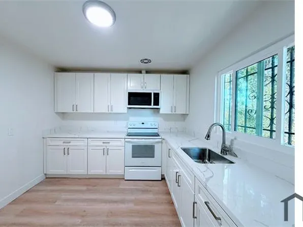 9301 Bancroft Ave, Oakland, CA