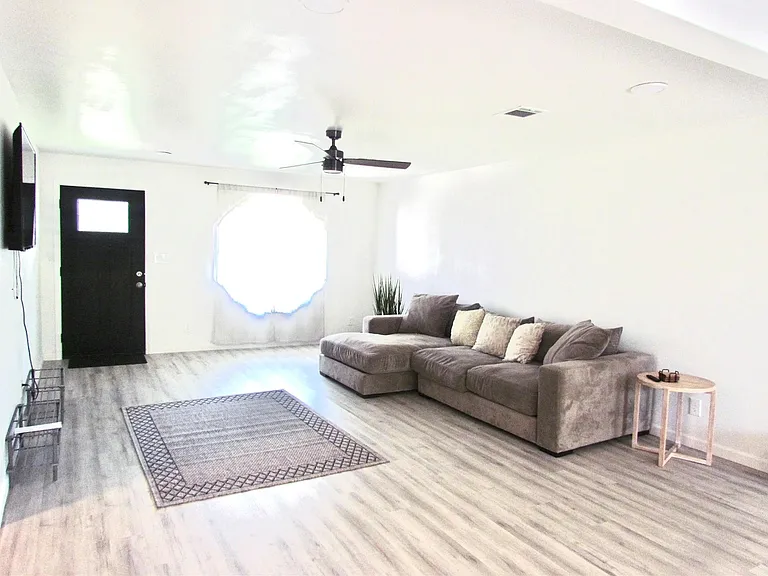 639 Feamster Dr — Photo 5