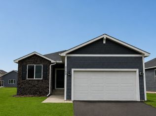 2120 Ridgepointe Dr, Hastings, MN 55033