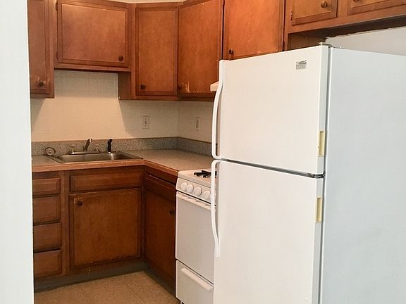 2nd image of 60 Sutton Ave APT 201