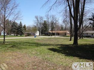 2227 W Euna, Wixom, MI 48393