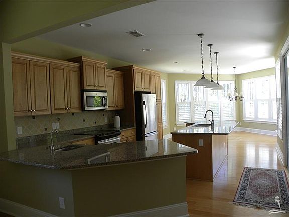 5th image of 3604 Sanderling Drive SE
