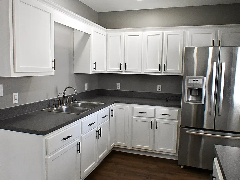 208 N Rangeline Rd — Photo 3