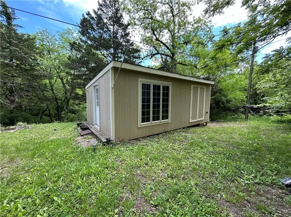 29 Whitetail Dr, Mound City, KS 66056