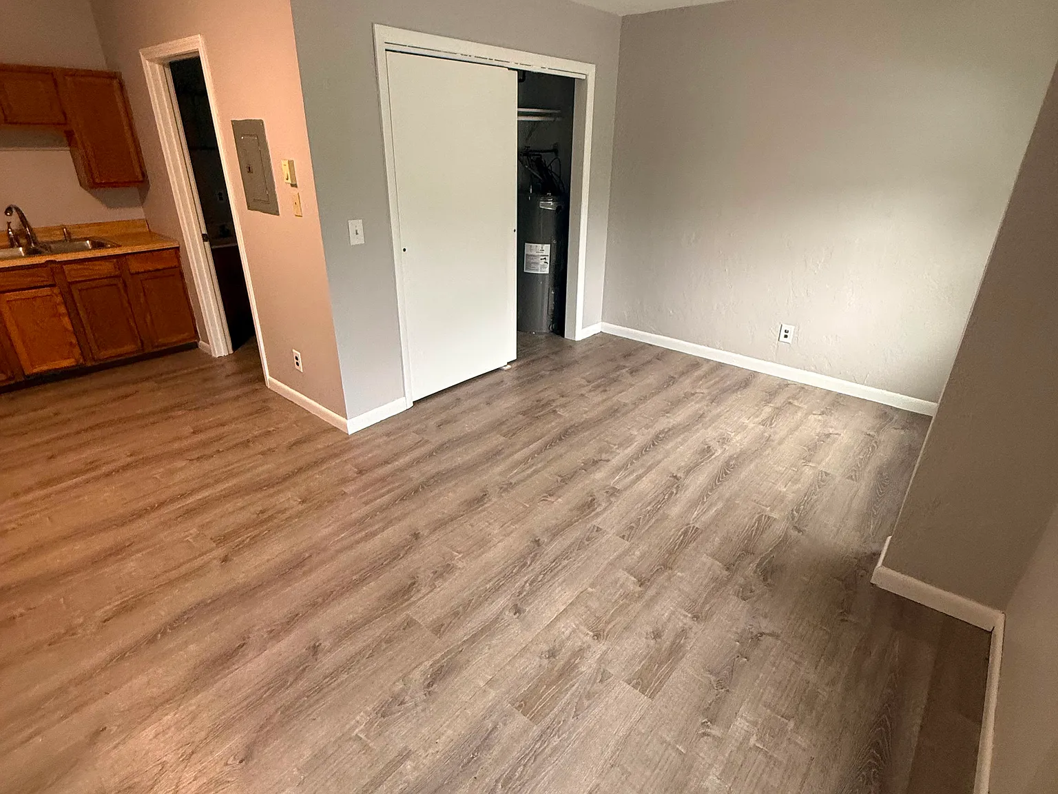 Studio, $950 — Photo 4