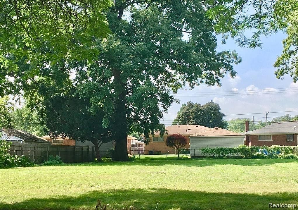 7246 Henry St, Center Line, MI 48015 MLS 2210036090 Zillow
