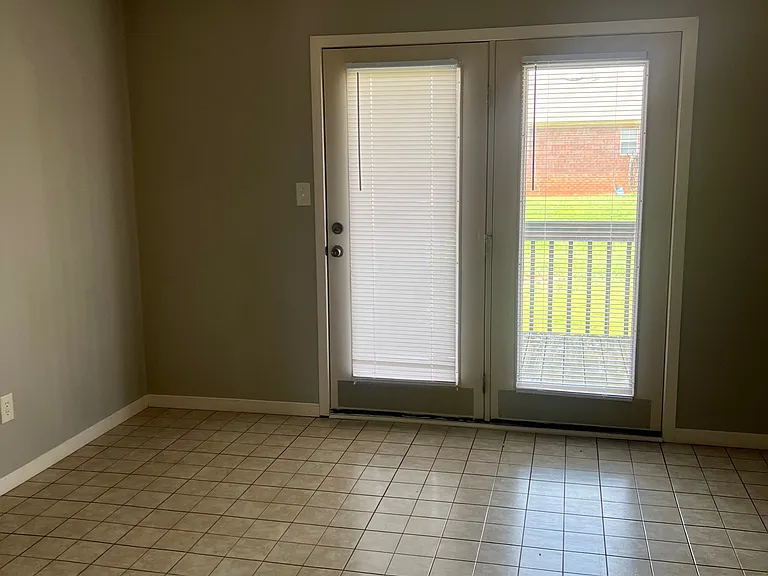 405 E Pershing Ave #B — Photo 8