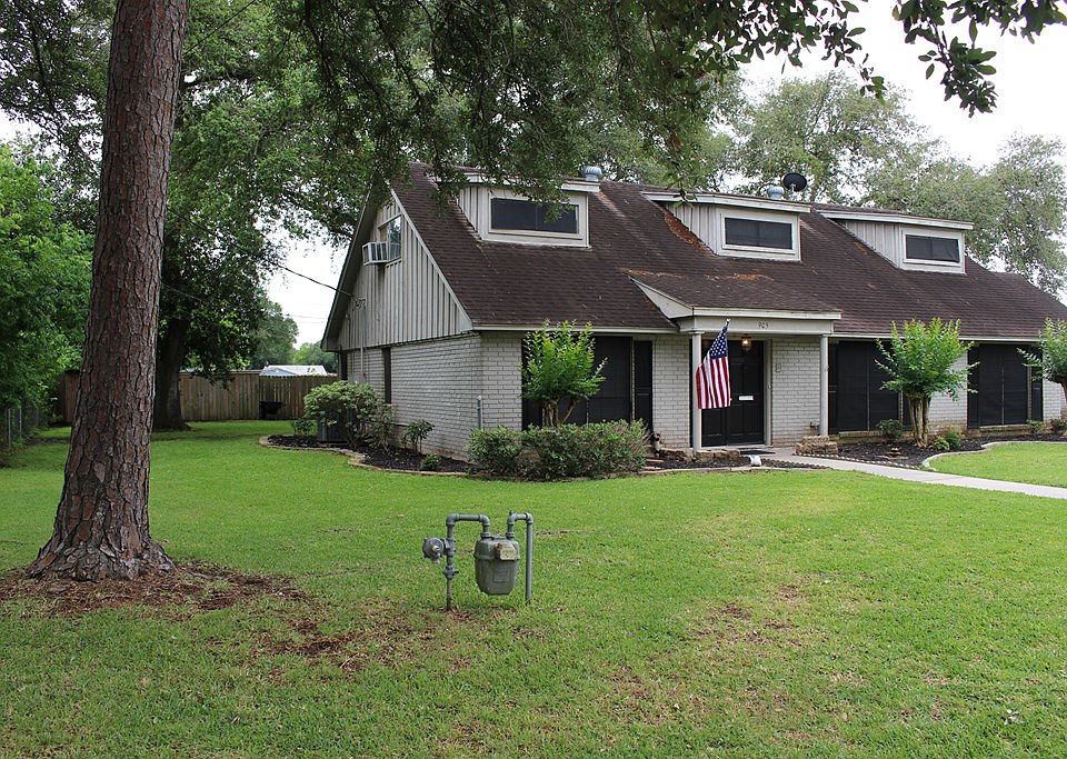 905 Center St, El Campo, TX 77437 Zillow