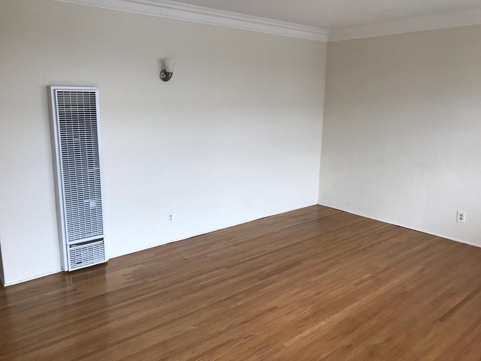 1st image of 1152 Menlo Ave