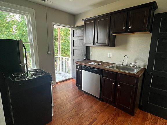 3rd image of 2915 E Leigh St APT C