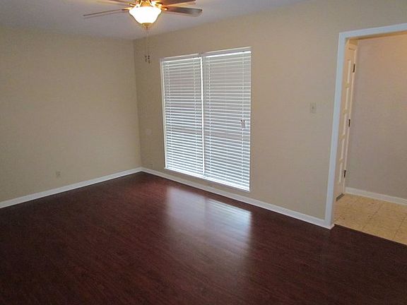 4th image of 721 Skylane Dr N