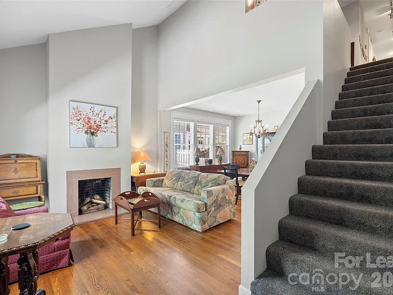 1610 Park Rd — Photo 3