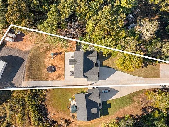 3rd image of 70 Deyoung Rd