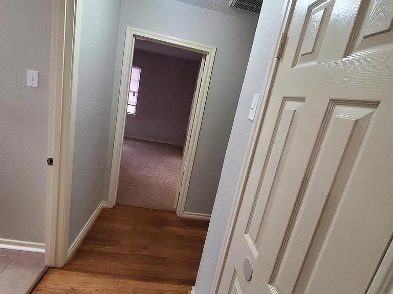 217 Wellington St — Photo 15