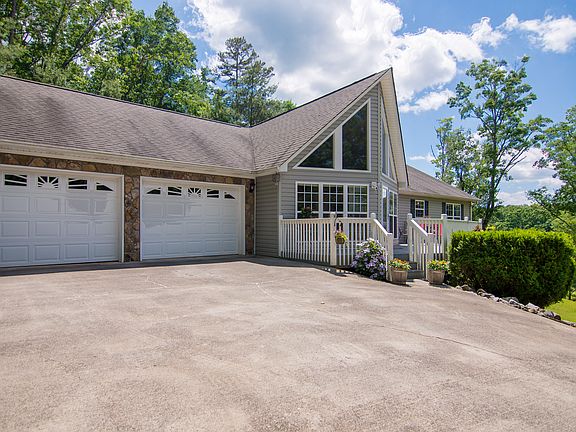2nd image of 217 Crabapple Ln