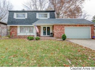 130 Pinehurst Dr, Springfield, IL 62704