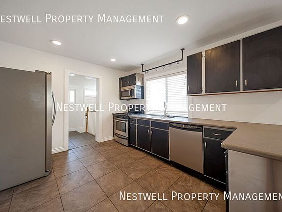 3rd image of 260 E Hampton Ave