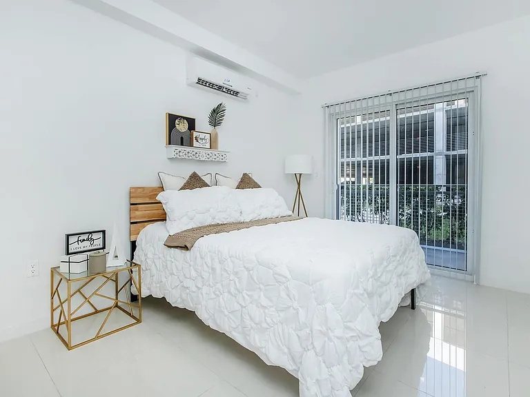 Miami lifestyle at a rate you can afford! — Photo 7