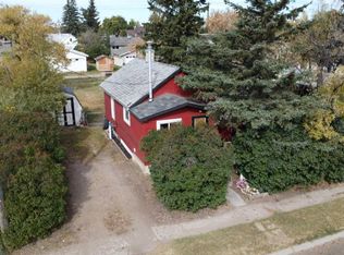 320 S Railway Ave W, Hanna, AB T0J 1P0