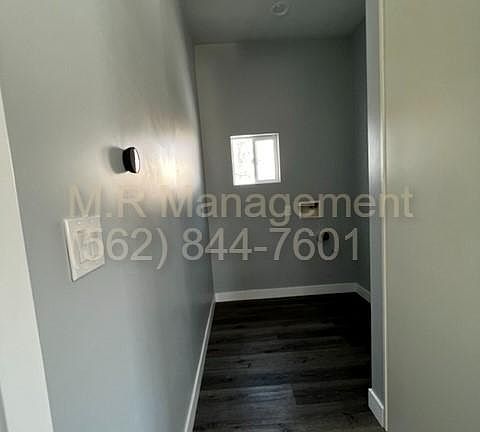 5th image of 967 W Hollyvale St