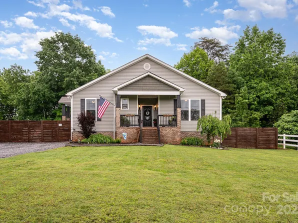5252 Ramble Woods Ave, Claremont, NC 28610